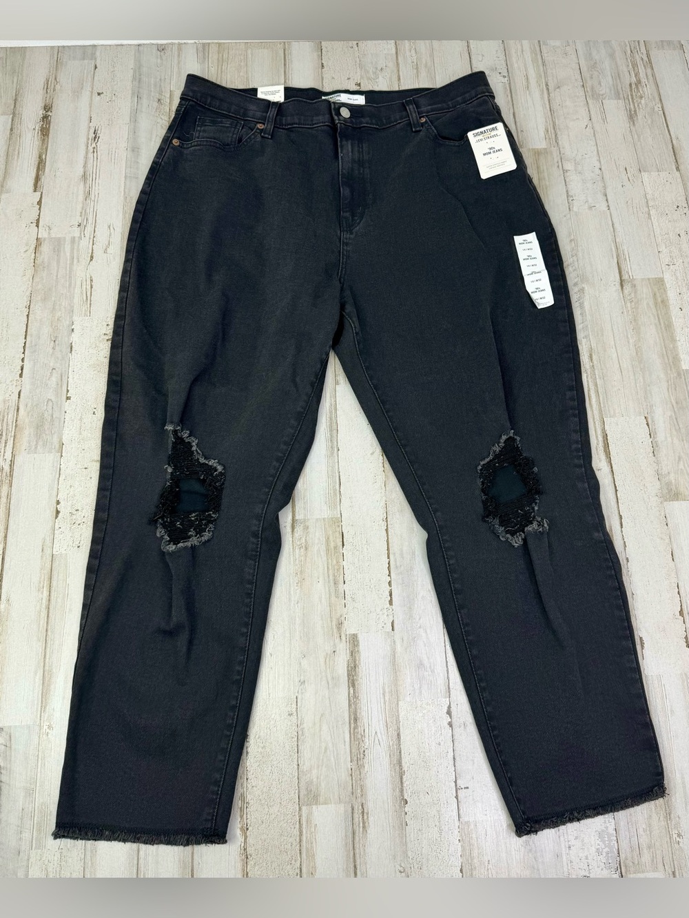Levi's Womens 14 (36x27) High-Waisted Mom Jeans Black Straight Leg NWT